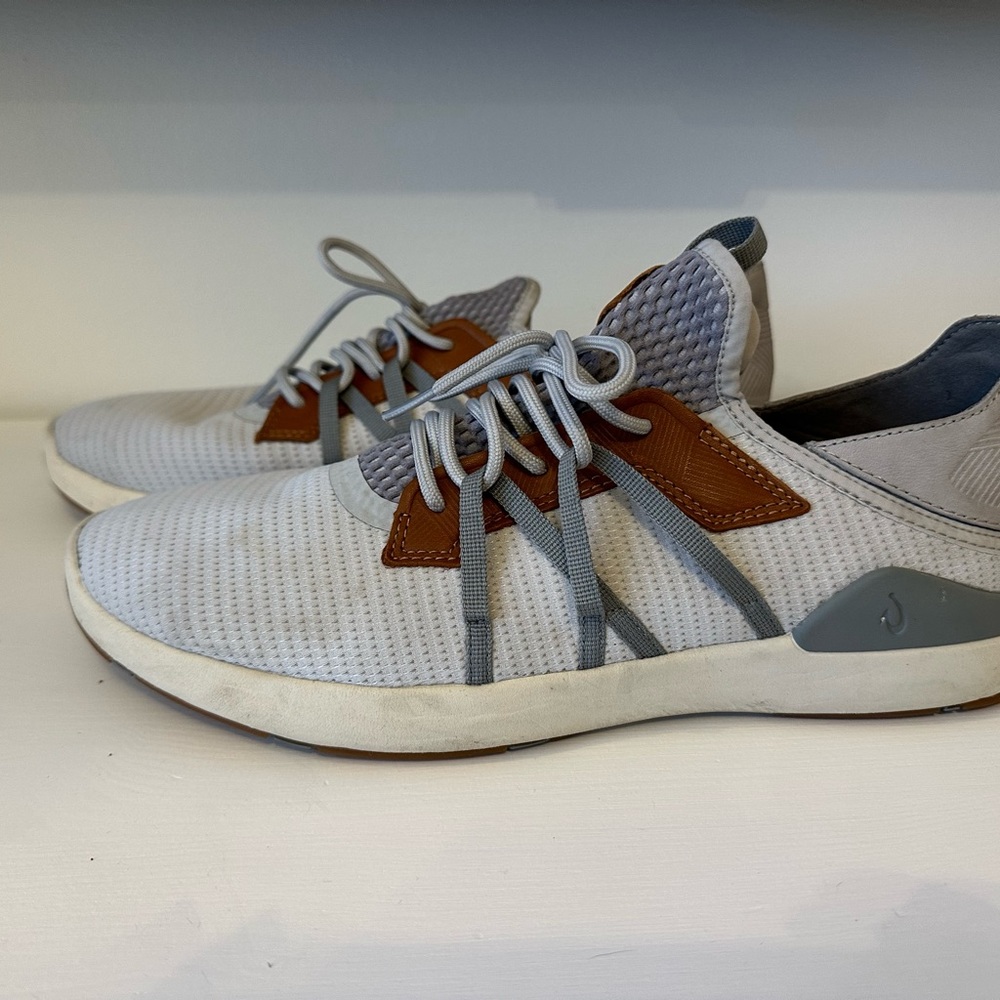 Olukai Men's sneakers size 12